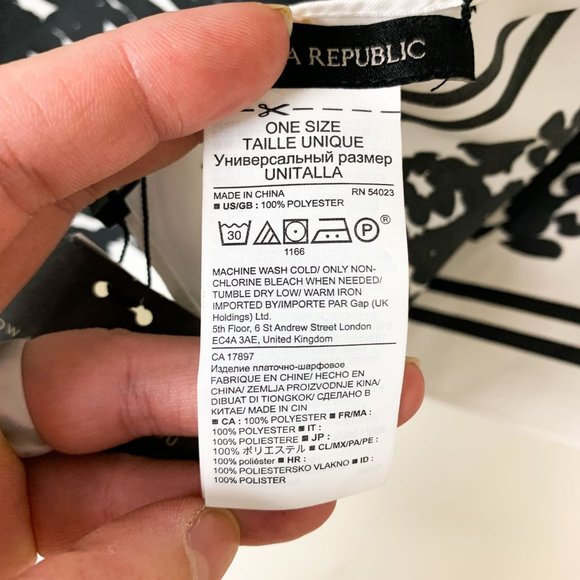 Banana Republic small square scarf black white - Picture 5 of 8